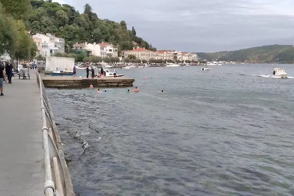 Sarıyer Altınkum Bayanlar Plajı - Resim 1