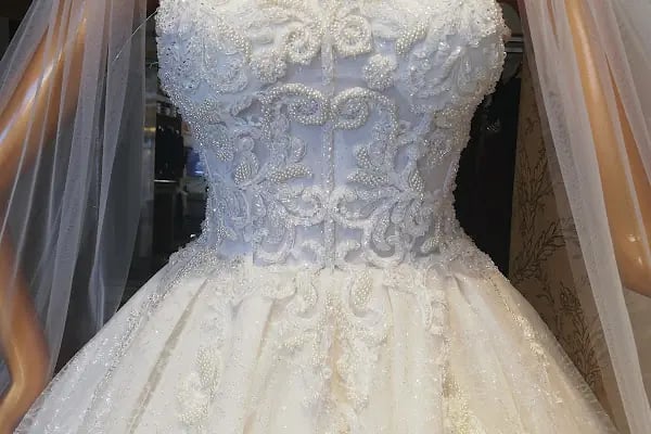 HAYAL MODA ANAMUR GELİNLİK .Abiye. Damatlık. Nişanlık.Elbuketi. Aksesuvar ,Duvak Özel Tasarım - Resim 13