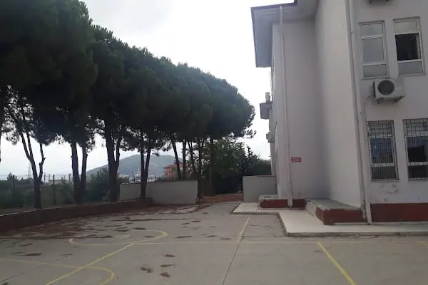 Emişbeleni Ortaokulu - Resim 2