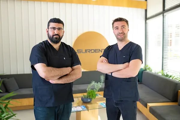 Özel Surdent Ağız Ve Diş Sağlığı Polikliniği - Dental Clinic - مركز خاص لصحة الفم والأسنان - Resim 17