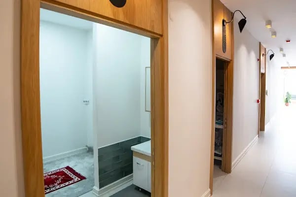 Özel Surdent Ağız Ve Diş Sağlığı Polikliniği - Dental Clinic - مركز خاص لصحة الفم والأسنان - Resim 18
