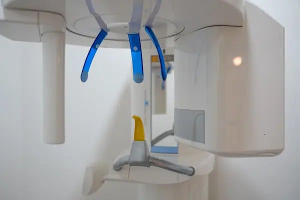 Özel Surdent Ağız Ve Diş Sağlığı Polikliniği - Dental Clinic - مركز خاص لصحة الفم والأسنان - Resim 10