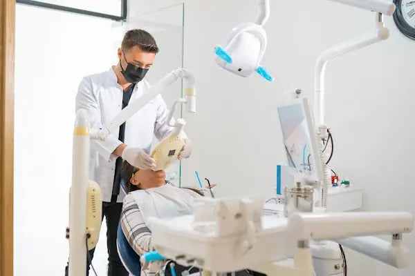 Özel Surdent Ağız Ve Diş Sağlığı Polikliniği - Dental Clinic - مركز خاص لصحة الفم والأسنان - Resim 13