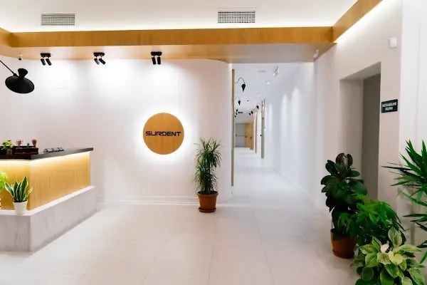 Özel Surdent Ağız Ve Diş Sağlığı Polikliniği - Dental Clinic - مركز خاص لصحة الفم والأسنان - Resim 16
