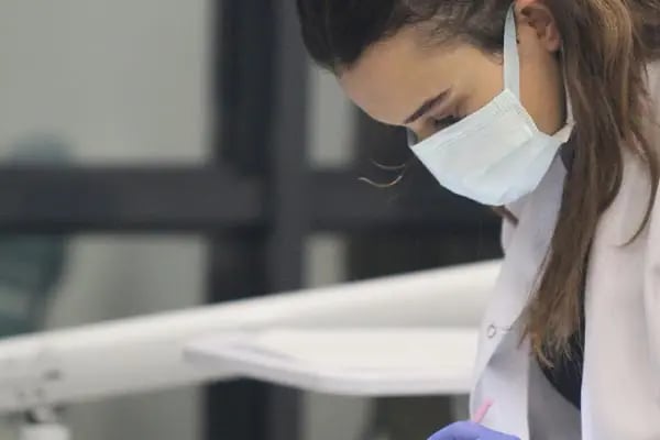 Dr.Hu Ağız Ve Diş Sağlığı Polikliniği | Konya Diş Hekimi, İmplant, Zirkonyum, Gülüş Tasarımı - Resim 11