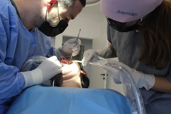Dr.Hu Ağız Ve Diş Sağlığı Polikliniği | Konya Diş Hekimi, İmplant, Zirkonyum, Gülüş Tasarımı - Resim 14