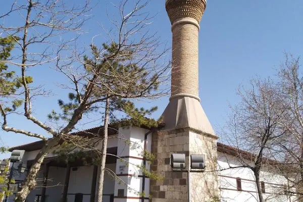 Hacı Veyis Cami - Resim 1