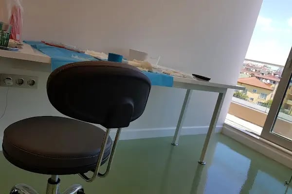 AEK Hair Clinic - Resim 4