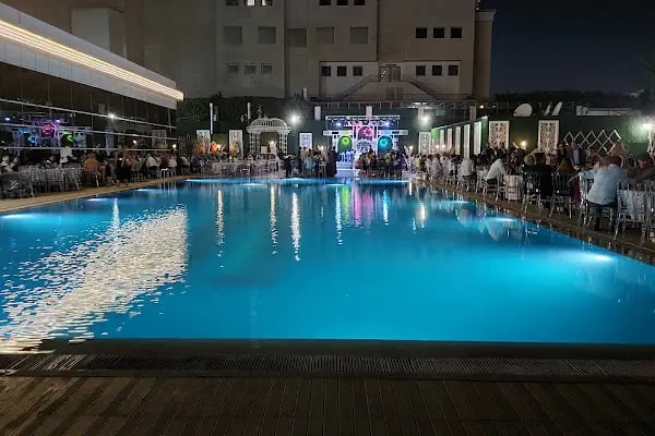 Glory Pool Side Wedding Venue - Resim 6