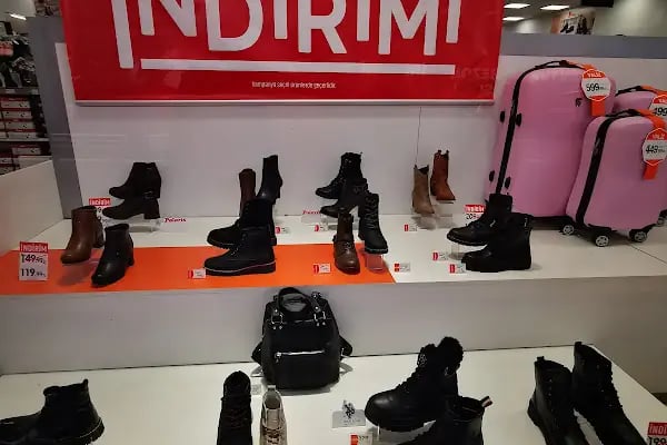 FLO İzmit Outlet Center Mağazası - Resim 14