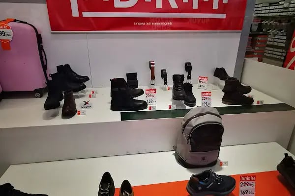 FLO İzmit Outlet Center Mağazası - Resim 10
