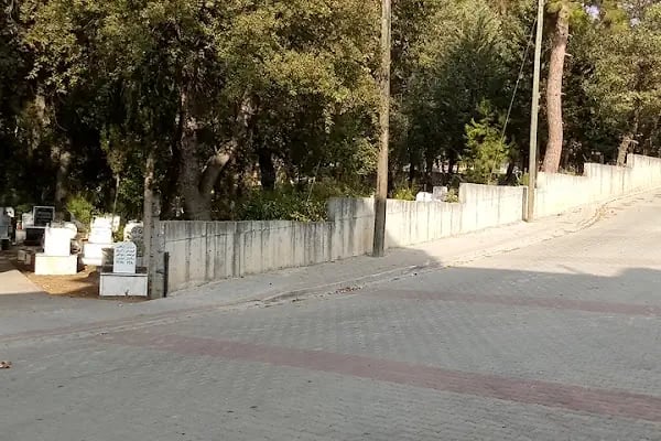 Payallar Merkez mezarlığı - Resim 2