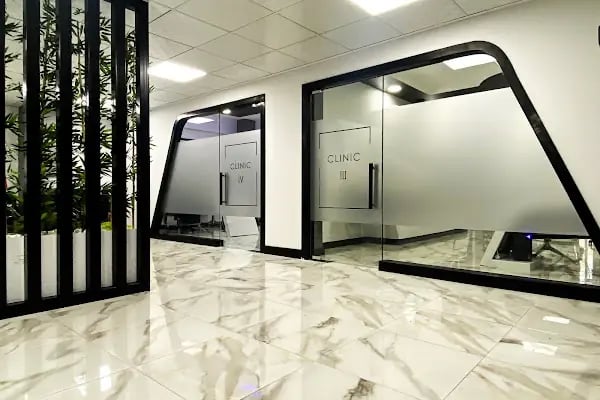White Dental Clinic Ağız ve Diş Sağlığı Polikliniği - Resim 2