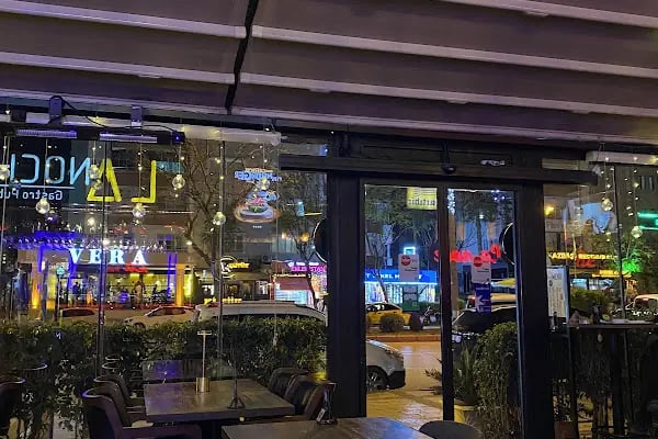 La Noche Gastro Pub - Resim 2