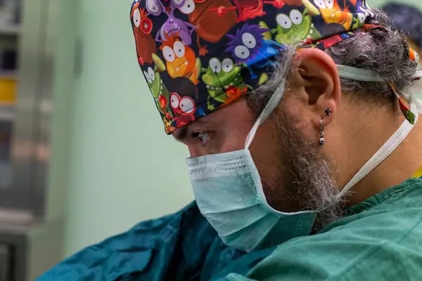 Op. Dr. Bahadır Çelik Estetik ve Plastik Cerrahi Uzmanı - Resim 11