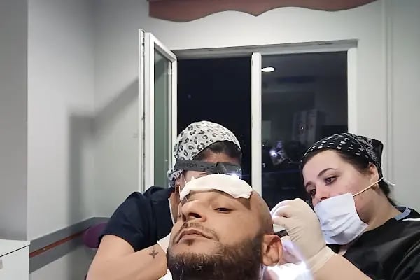 Estepolo Hair Transplant & Esthetic Center - Resim 20