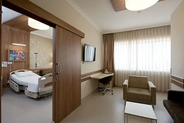 Estepolo Hair Transplant & Esthetic Center - Resim 3