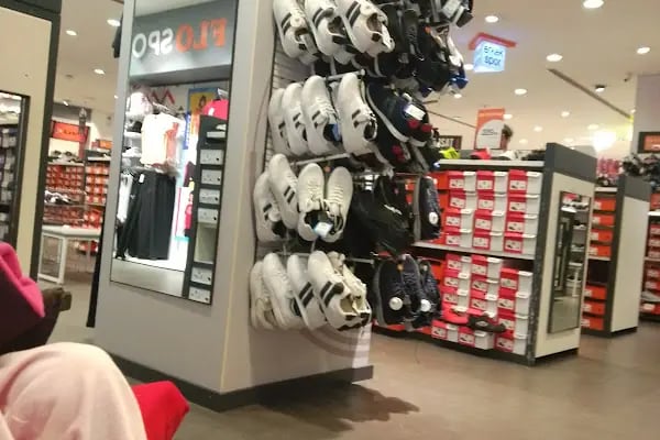 FLO Marmara Forum AVM Mağazası - Resim 11