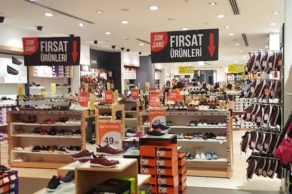 FLO Marmara Forum AVM Mağazası - Resim 5