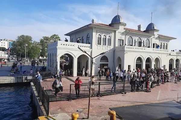 Büyükada Vapur İskelesi - Resim 1