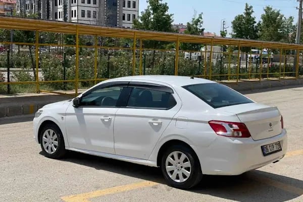İz Rent A Car - Resim 6