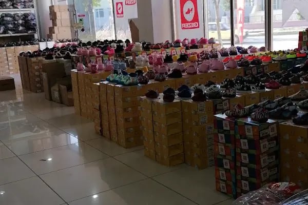 Gezer Ayakkabı Sakarya Fabrika Satış Mağazası - Resim 3