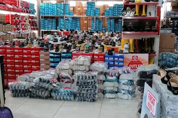 Gezer Ayakkabı Sakarya Fabrika Satış Mağazası - Resim 1