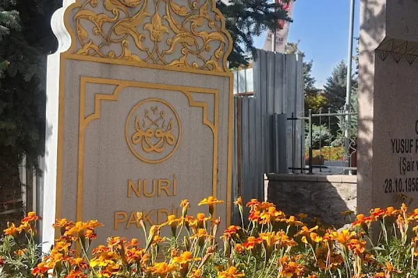 Nuri Pakdil Kabri - Resim 6