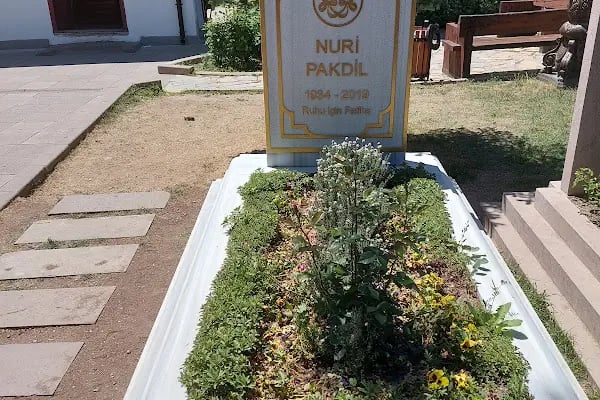 Nuri Pakdil Kabri - Resim 20
