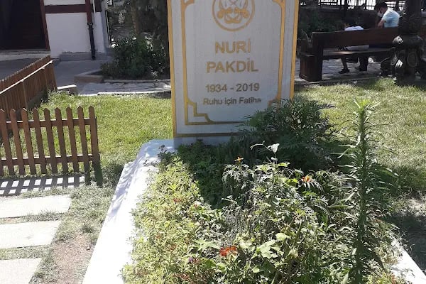 Nuri Pakdil Kabri - Resim 11