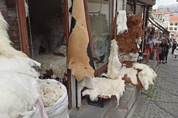 At Pazarı Sokak hediyelik eşya dükkanları - Resim 4