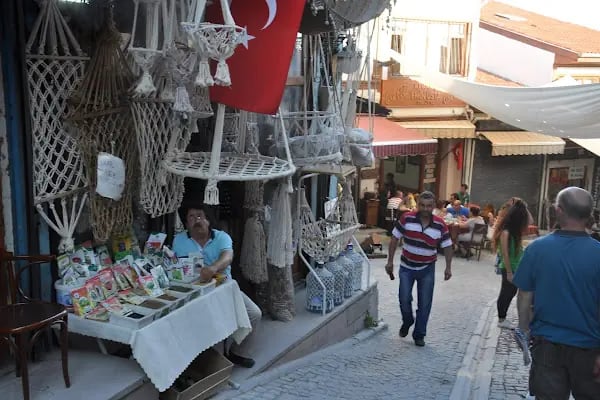 At Pazarı Sokak hediyelik eşya dükkanları - Resim 18