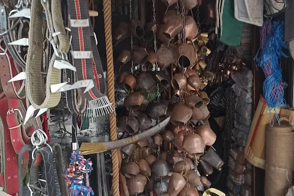 At Pazarı Sokak hediyelik eşya dükkanları - Resim 20