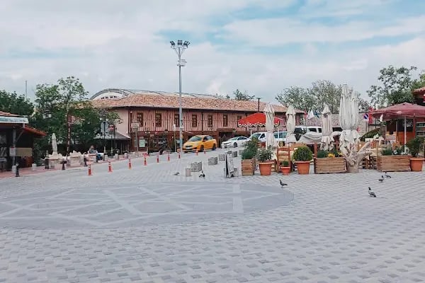 At Pazarı Sokak hediyelik eşya dükkanları - Resim 9