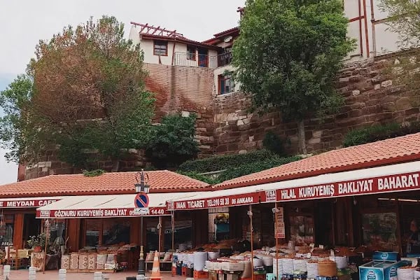 At Pazarı Sokak hediyelik eşya dükkanları - Resim 3