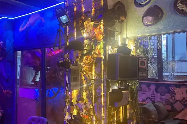 Happy Art Cafe - Resim 4