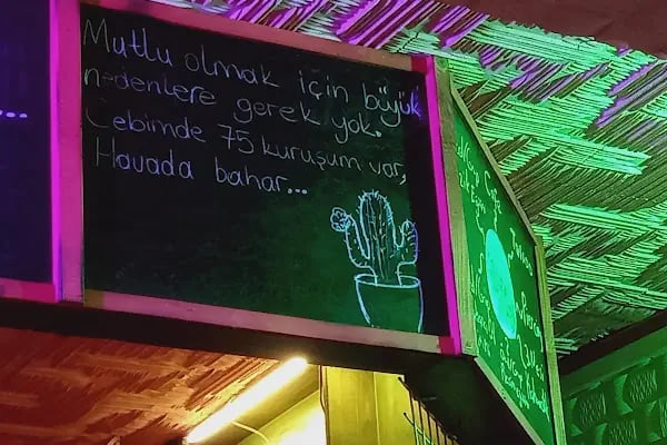 Happy Art Cafe - Resim 19