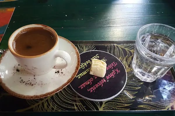 Happy Art Cafe - Resim 3
