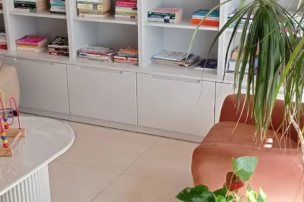 Uzm.Dr.Zafer GÜLEŞ Çocuk-Ergen Psikiyatri Muayenehanesi - Resim 14