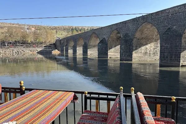 On Gözlü Köprü - Resim 15