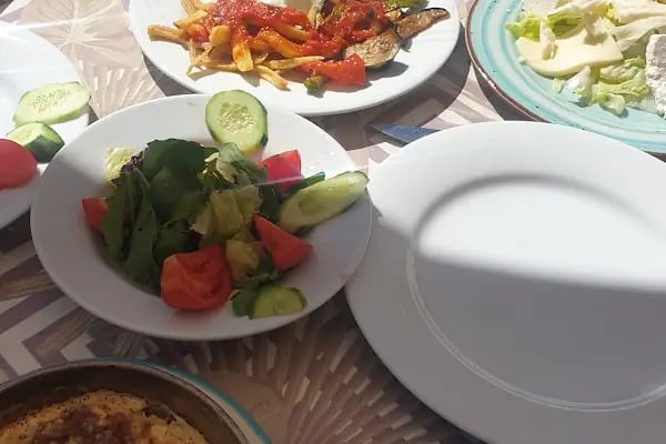 İncek Atli Bahce - Resim 3