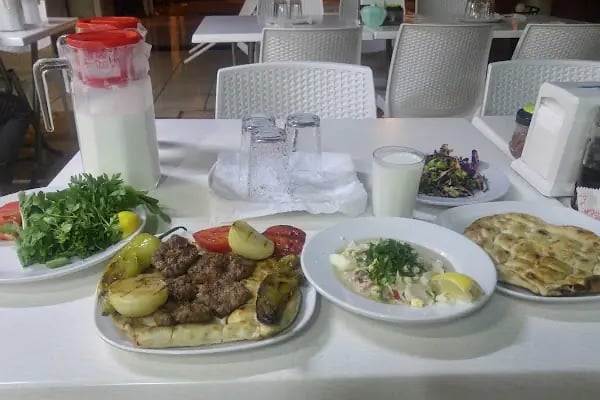 Usta şimşek köfte piyaz - Resim 1