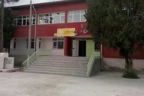 Alpu Borsa İstanbul Anadolu Lisesi - Resim 3