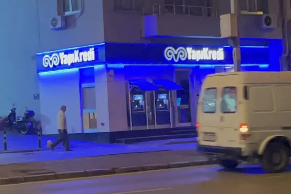 Yapı Kredi - Şirinyer Şubesi - Resim 2