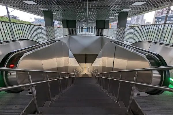 Yenibosna Metro İstasyonu - Resim 11