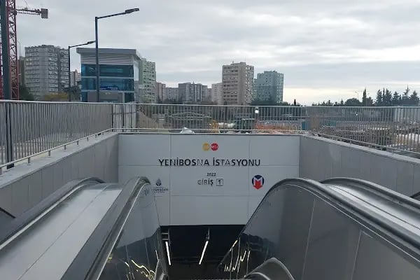 Yenibosna Metro İstasyonu - Resim 1