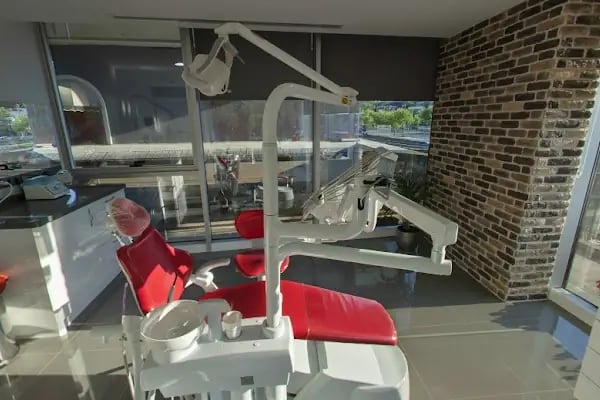 Özel ASSAF Ağız ve Diş Sağlığı Polikliniği - Diş implant - Emax lamina - Resim 5