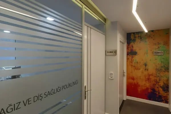 Özel ASSAF Ağız ve Diş Sağlığı Polikliniği - Diş implant - Emax lamina - Resim 7