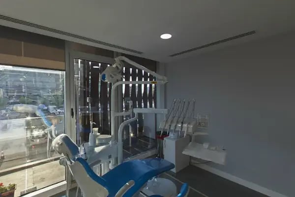 Özel ASSAF Ağız ve Diş Sağlığı Polikliniği - Diş implant - Emax lamina - Resim 14