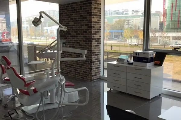 Özel ASSAF Ağız ve Diş Sağlığı Polikliniği - Diş implant - Emax lamina - Resim 9